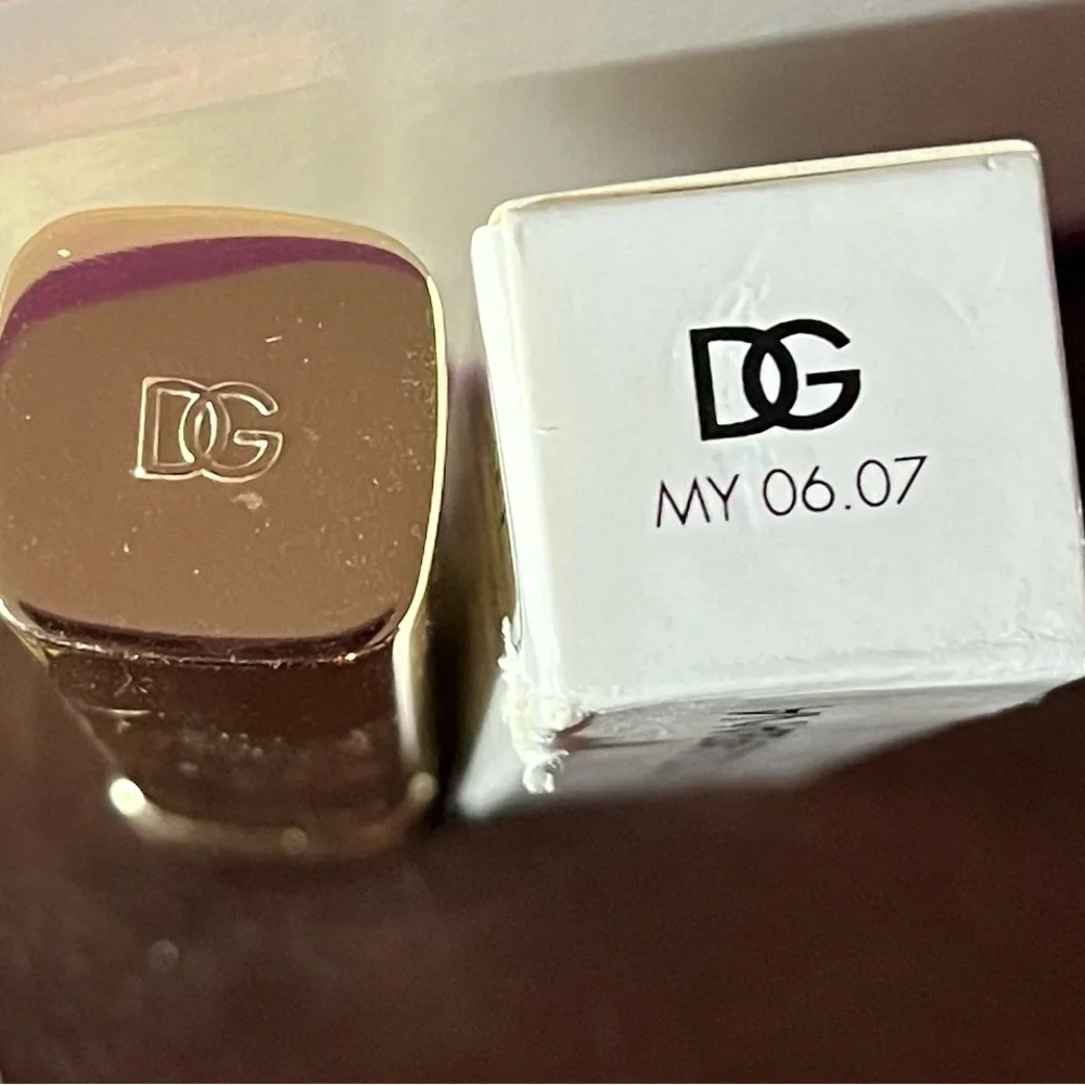 DOLCE & GABBANA Lipstick Shade 06.07 (a raspberry pink) (BNIB)💄💄 - Picture 2 of 6